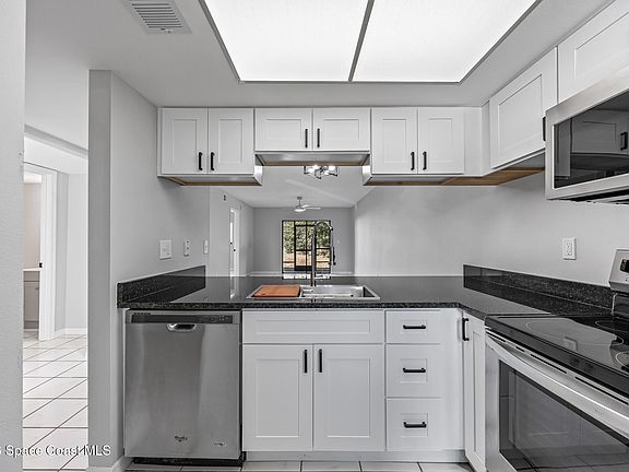 2nd image of 1720 Murrell Rd E #120