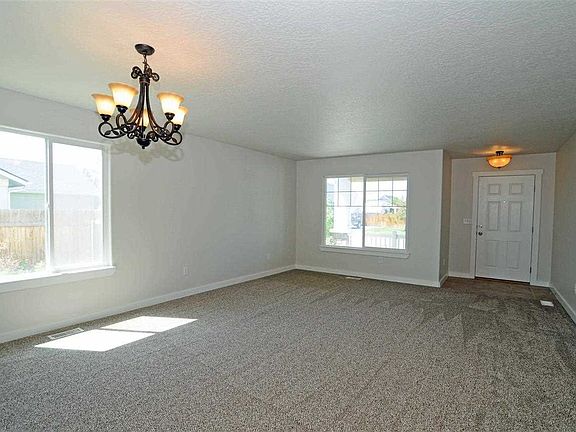 3rd image of 8193 E Sun River St
