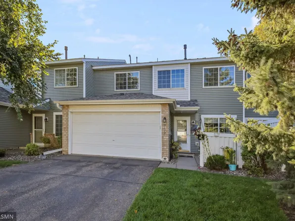 2137 Grenadier Ave N, Oakdale, MN 55128