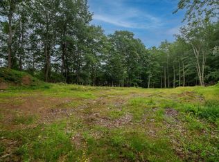 37 Ross Rd, Kennebunk, ME 04043