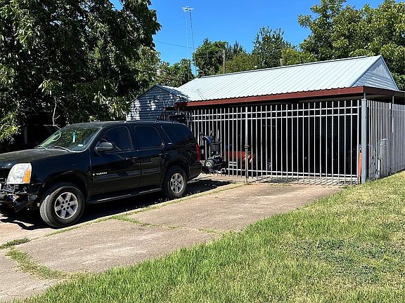 4th image of 4109 Citadel Ln