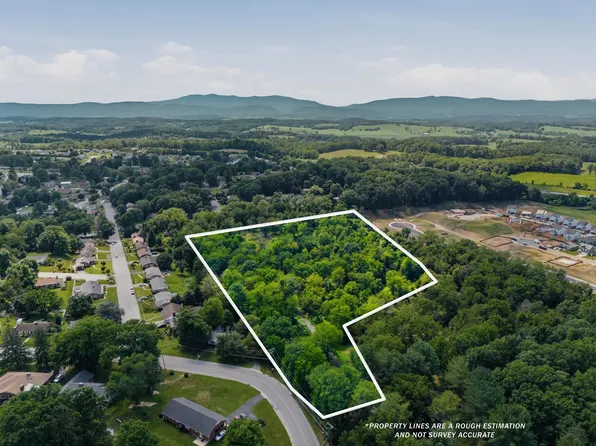 516 Hillcrest Dr, Staunton, VA 24401