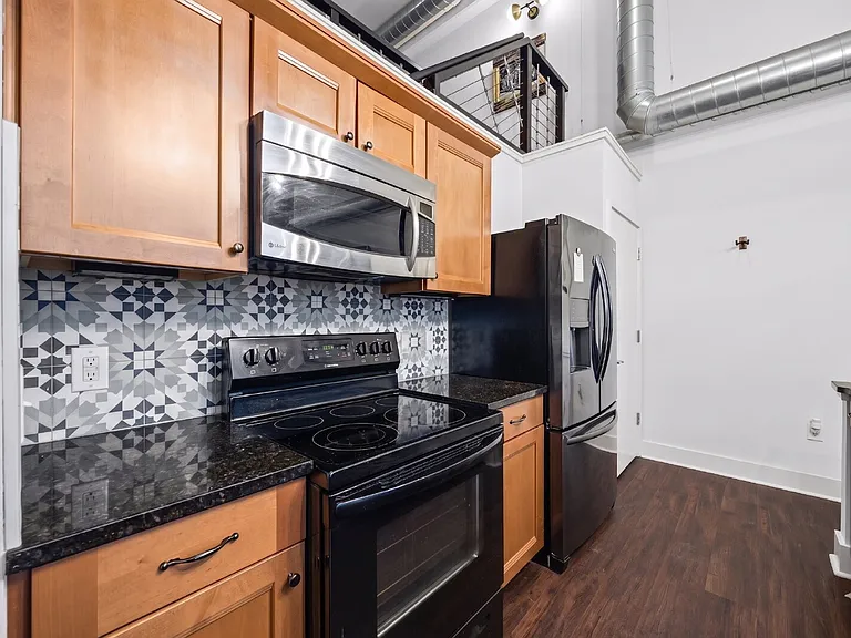 715 N Graham St #204 — Photo 6