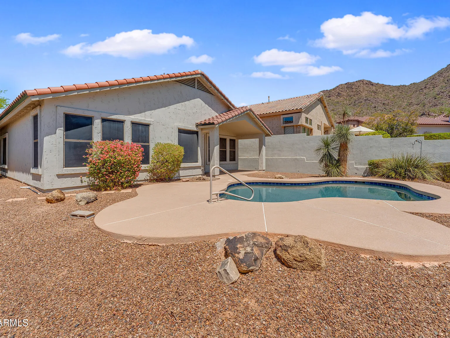 4 bed, 2.0 bath, 2018 sqft, $3,200 — Photo 1