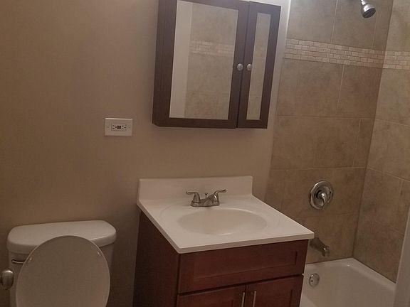 5th image of 2653 W Bryn Mawr Ave APT 3S