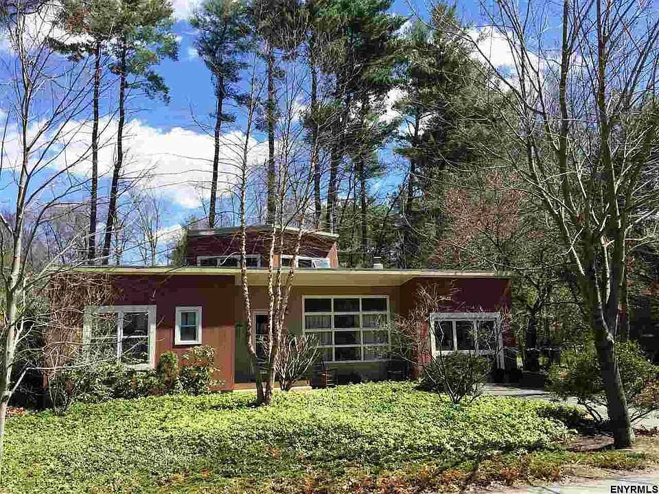 1st image of 30 Crommelin Dr