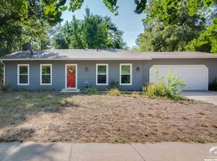 206 Rockfence Pl, Lawrence, KS 66049