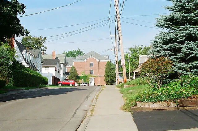 44 Clayton Ave — Photo 18