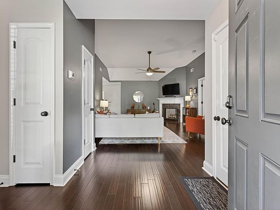 5th image of 544 Parkvue Village Way