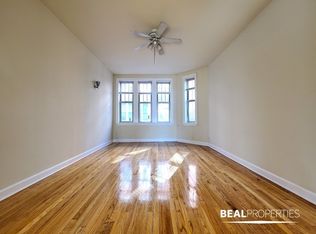 560 W Aldine Ave #N1, Chicago, IL 60657