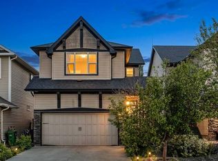 166 W Hillcrest Cir SW, Airdrie, AB T4B 0Y5