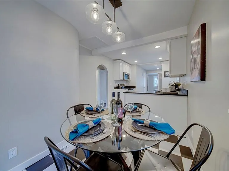 551 NE Ravenna Blvd — Photo 11