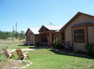 252 River Oaks Dr, Blanco, TX 78606