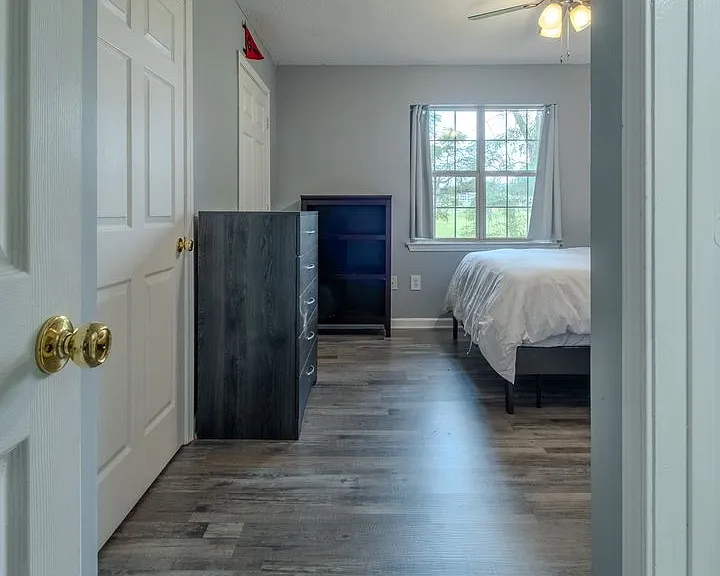 100 Woodstone Dr #18 — Photo 11