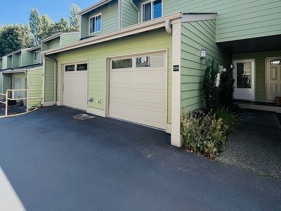 1st image of 253 Shepard Way NW