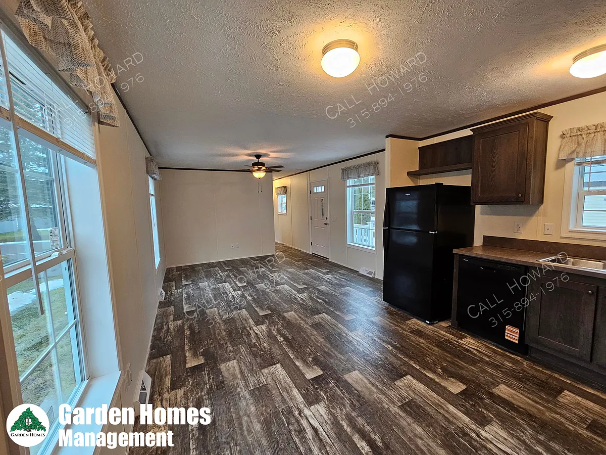 Building Photo - 708 Maple Dr