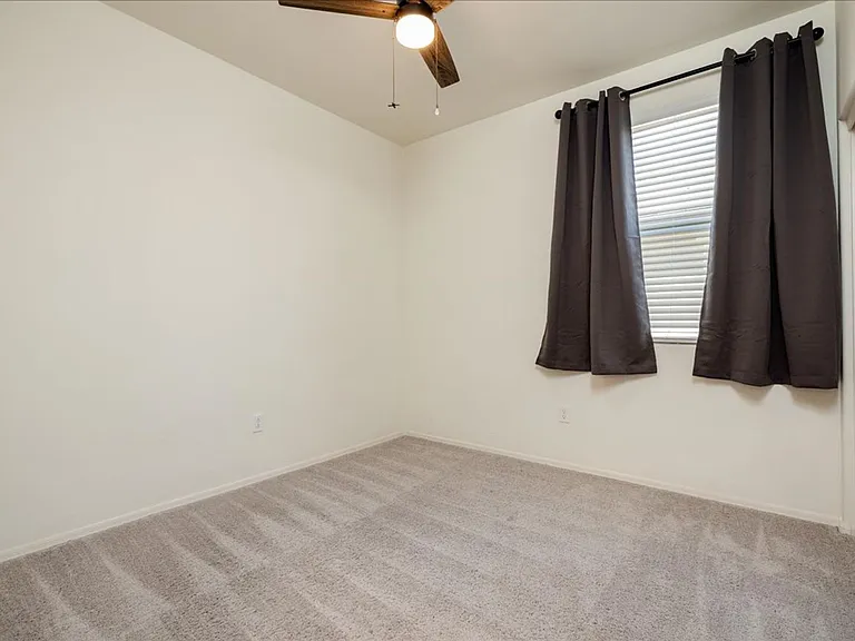 10560 W Waveland Dr — Photo 14