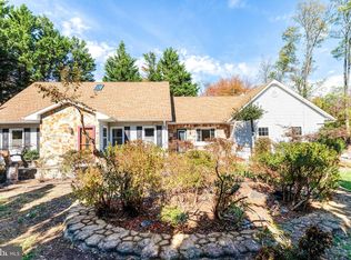 9720 Five Oaks Rd, Fairfax, VA 22031