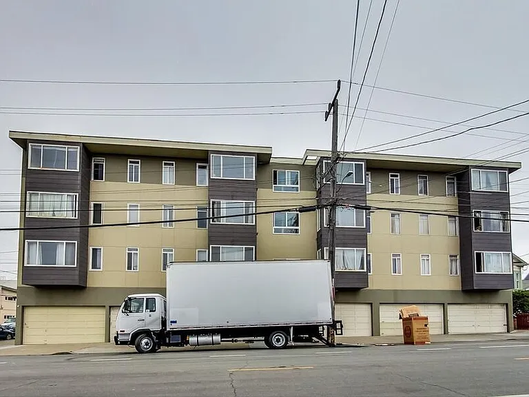4350 Kirkham Street — Photo 19
