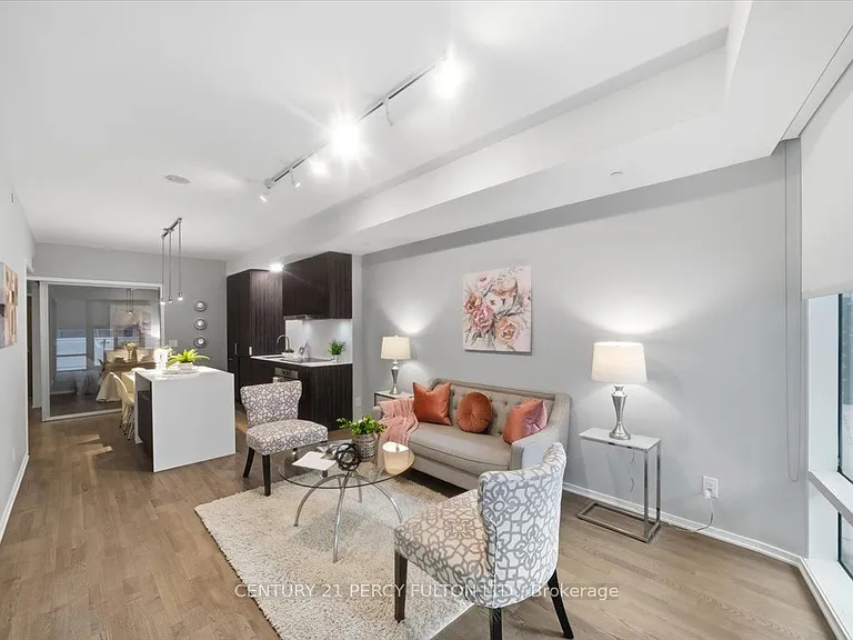 1 Bloor St E #313 — Photo 7