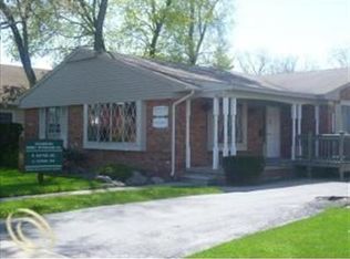 427 W University Dr, Rochester, MI 48307