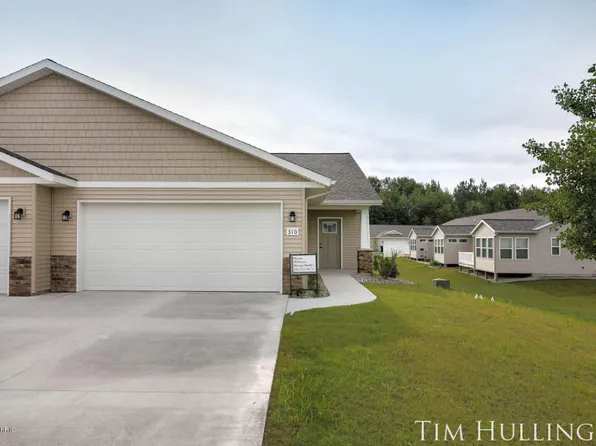 58 Homestead Acres Rd NW, Sparta, MI 49345