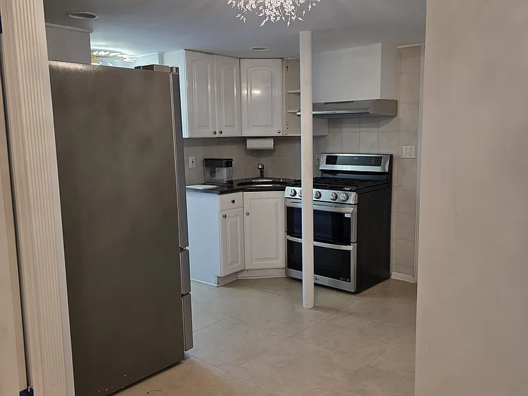 2 Hillpark Ave — Photo 4