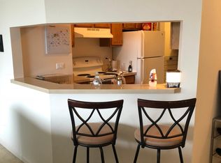 5804 Walnut Ave APT 2A, Downers Grove, IL 60516