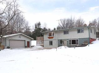 E2786 Bags Hill Rd, Waupaca, WI 54981