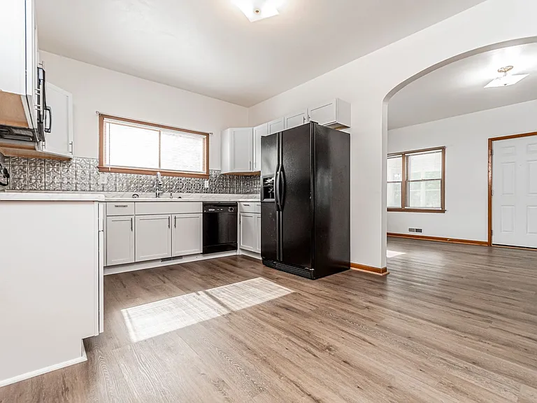 118 E Pine St — Photo 12