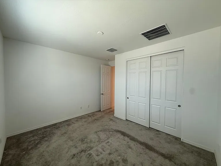 15744 W Jefferson St — Photo 3