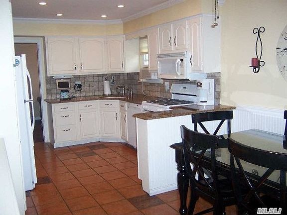 4th image of 241 Loop Dr