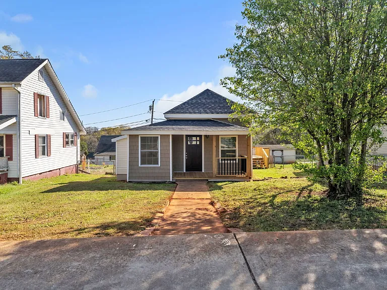 4 Walnut St #A — Photo 2