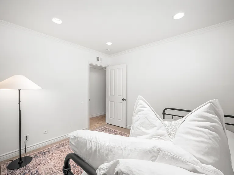 1706 W Oceanfront — Photo 31