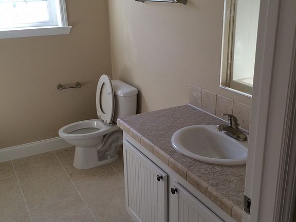 3rd image of 314 Avenue D