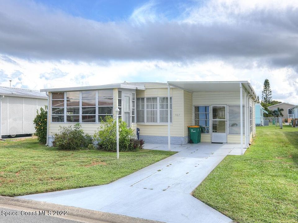 1st image of 907 Hawthorn Cir
