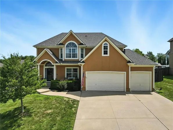 1425 NE Stonewood Dr, Lees Summit, MO 64086
