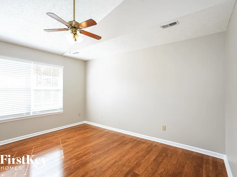 6753 Long Run Dr — Photo 7