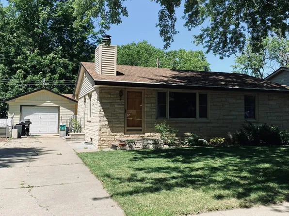 6956 Lynn St, Lincoln, NE 68505
