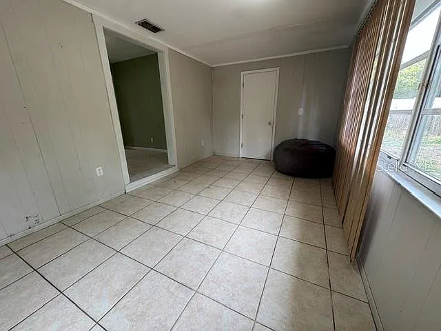 2976 Poplar St — Photo 10