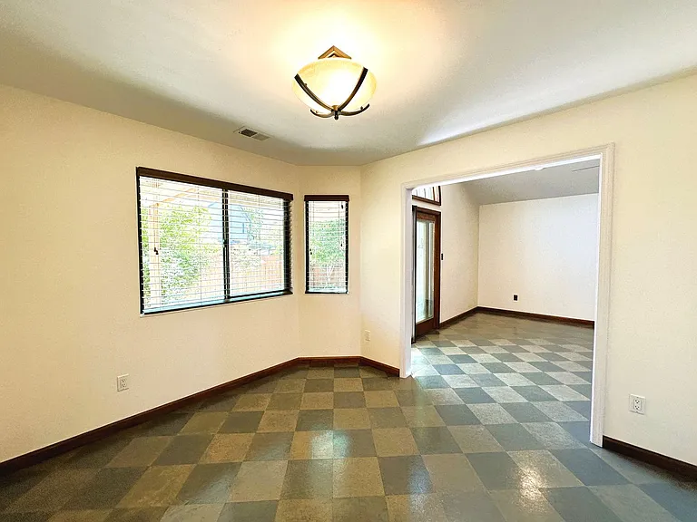 1413 Magnolia Ave — Photo 13