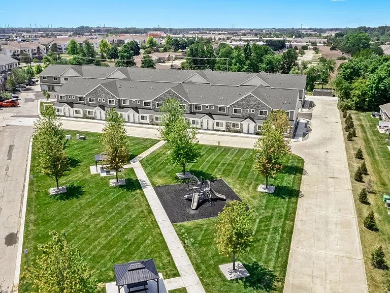 The Town Center Villas — Photo 35