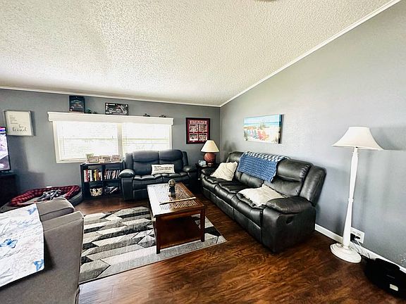 2nd image of 4611 Arlington Park Dr