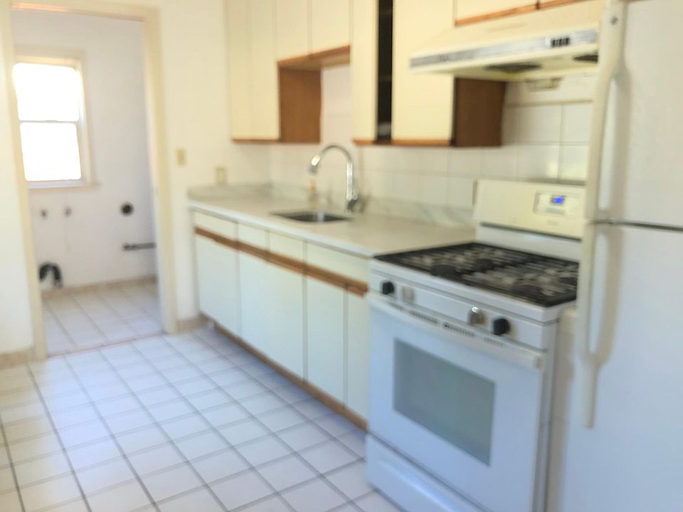 1st image of 532 E Evelyn Ave