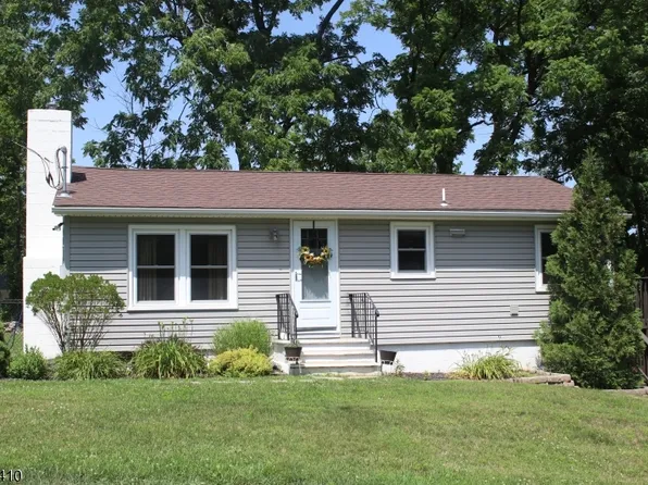 12 Clover Ln, Vernon Twp., NJ 07418