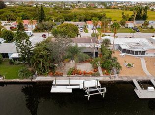 3925 Headsail Dr, New Port Richey, FL 34652