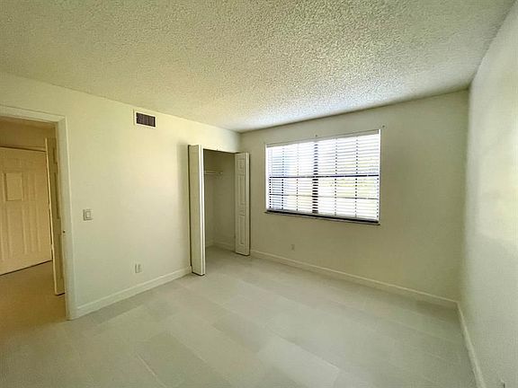 5th image of 2476 SE Garden Ter #505