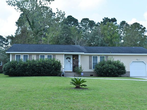 3rd image of 106 Logan Dr