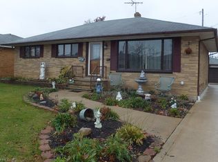 4702 Bentwood Dr, Brooklyn, OH 44144