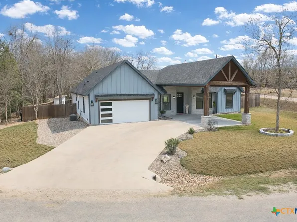 105 Laumaia Ln, Bastrop, TX 78602